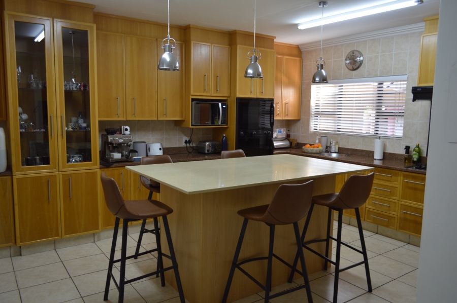 4 Bedroom Property for Sale in Wilkoppies North West